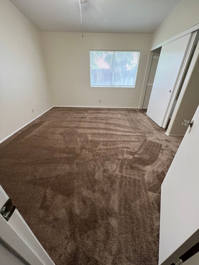 Building Photo - 4 bedroom FAMILY SPECIAL with RV storage o...