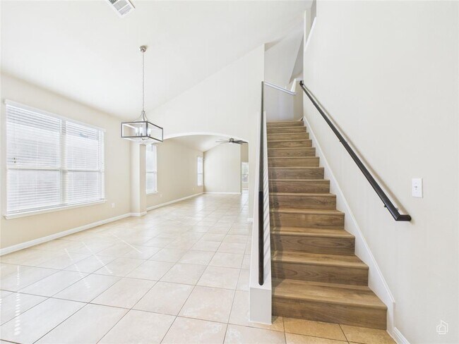 Building Photo - 16424 Pienza Dr