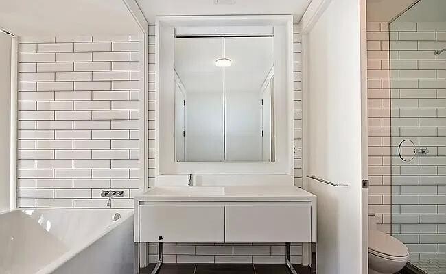 Primary Photo - 15 S William St