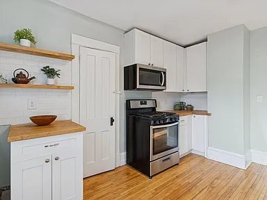 Building Photo - 2805 28th Ave S