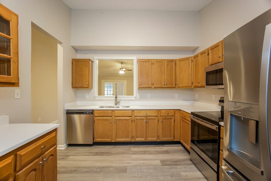 Building Photo - 5959 Gadsen Dr