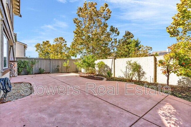 Building Photo - 1162 Waverly Cir