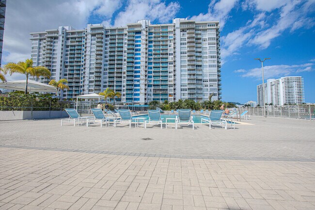 Building Photo - 18021 Biscayne Blvd