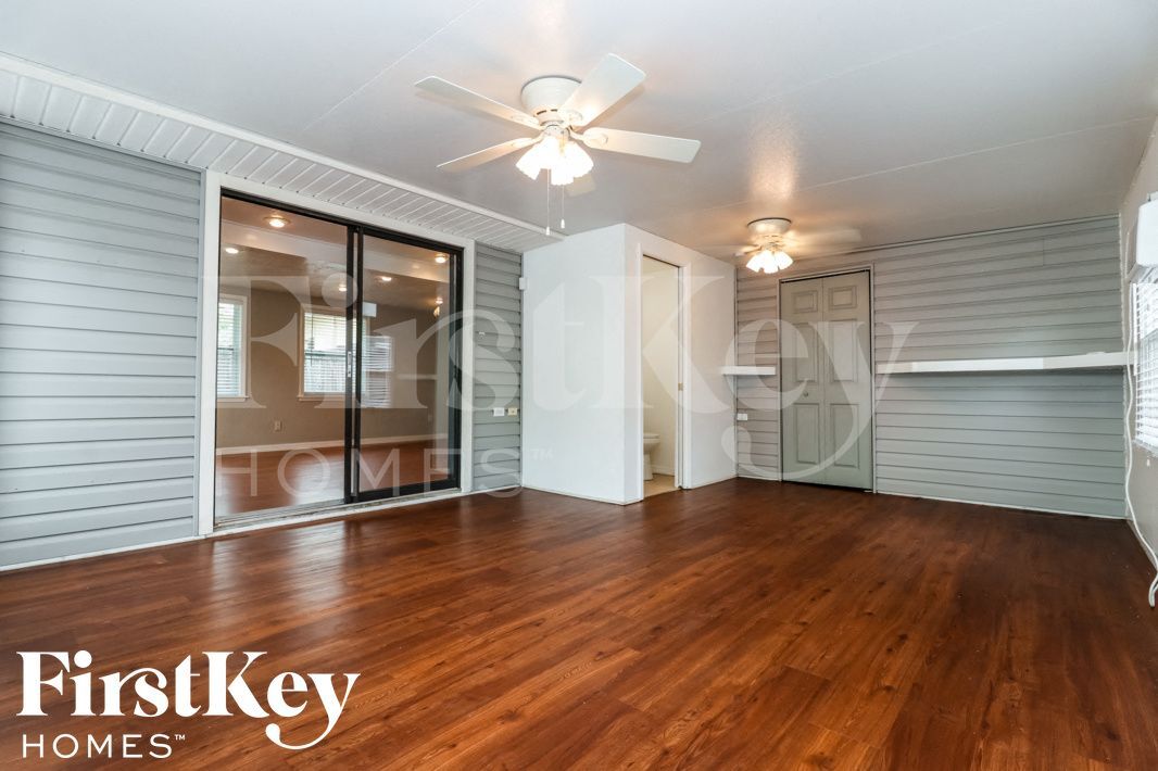 Building Photo - 3113 Union St N