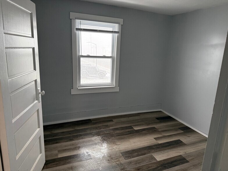 Bedroom 3 - 1501 E Markland Ave