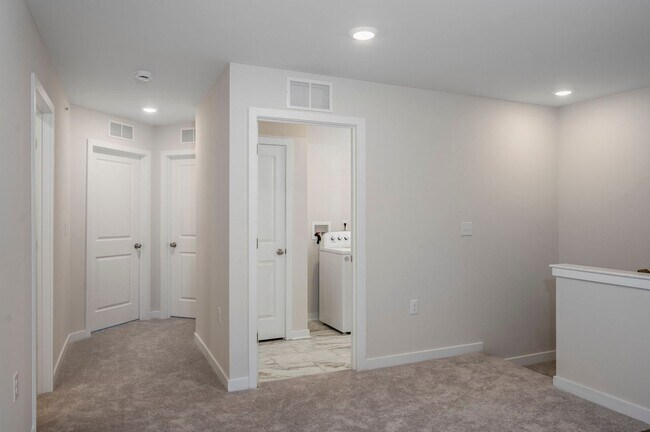 Building Photo - Brand New - 4Bed, 2.5Bath Townhouse in Pot...