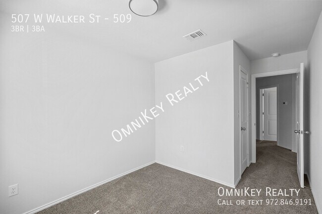 Building Photo - 507 W Walker St