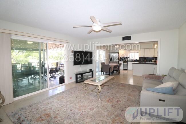 Building Photo - Spacious 4-Bed, 3-Bath Home with Unique Fe...