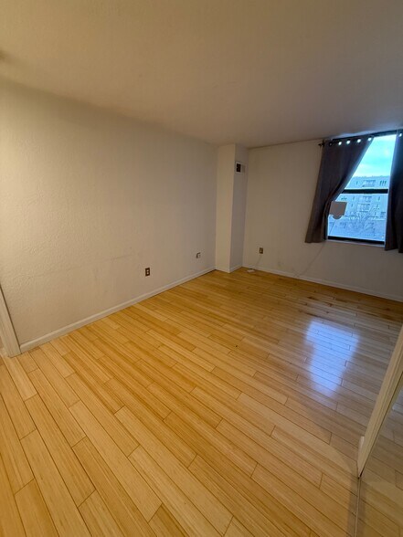 Master Bedroom - 1301 Speer Blvd