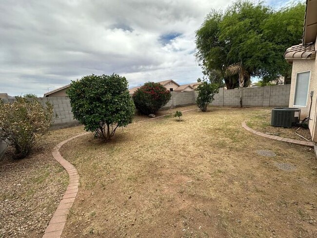 Building Photo - **Beautifully Updated 4-Bedroom Home in Pr...