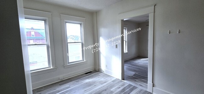 Building Photo - 331 W North St