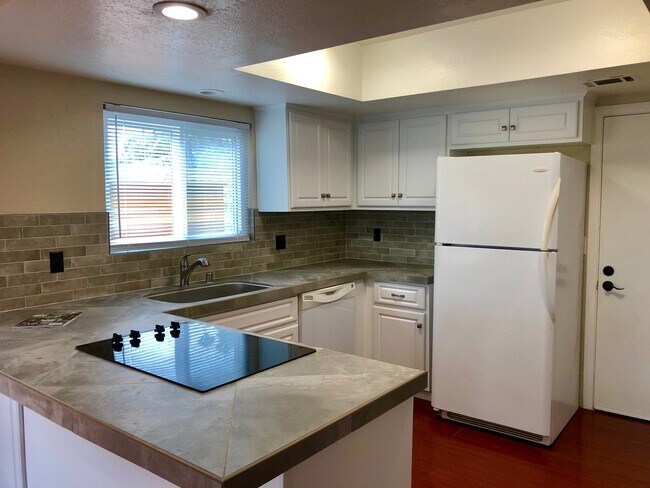 Building Photo - 31440 Club Vista Ln