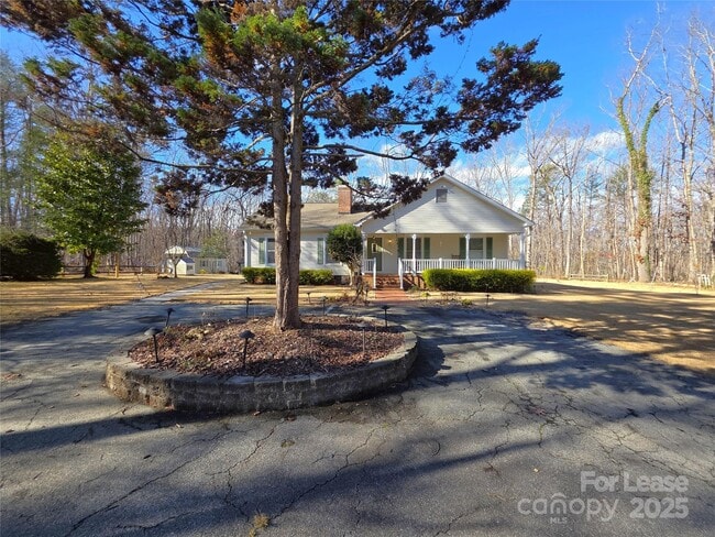 Building Photo - 256 Georgewoods Dr