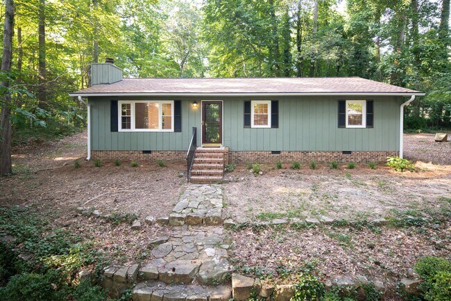 Primary Photo - Sweet 3-Bedroom 2-Bathroom Home Less Than ...