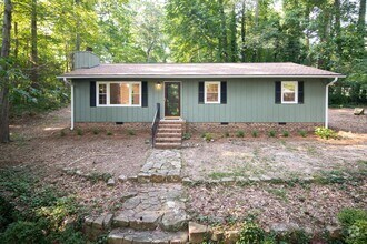 Building Photo - Sweet 3-Bedroom 2-Bathroom Home Less Than ...