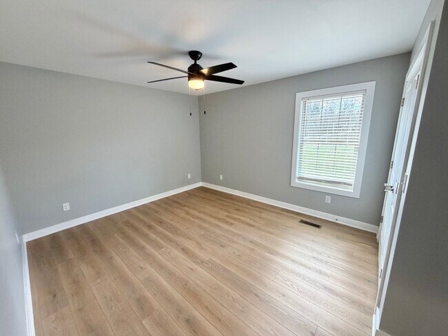 Building Photo - 1613 KY-1247