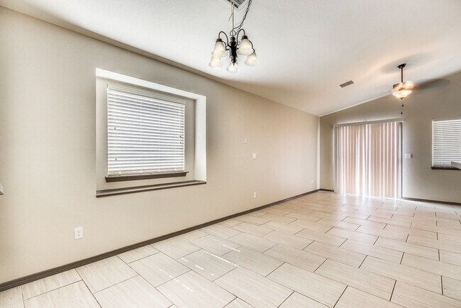 Building Photo - Home For Rent