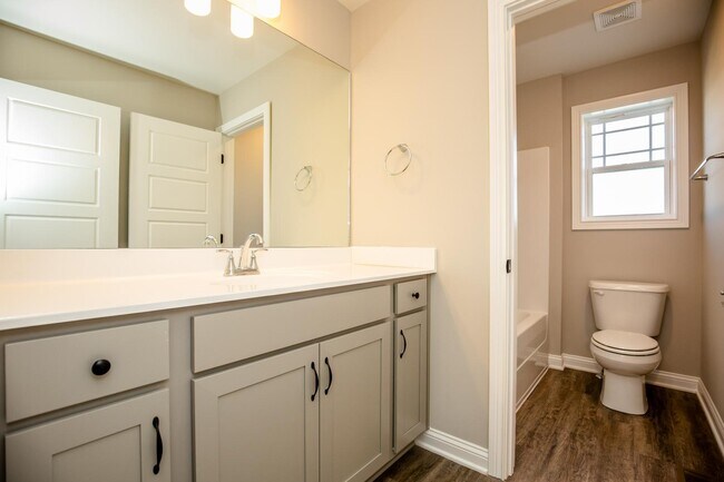Building Photo - 766 Copley Pointe Dr