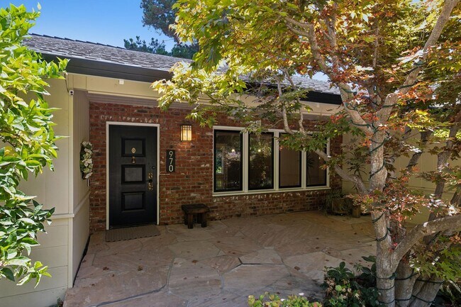 Building Photo - 970 Palo Alto Ave