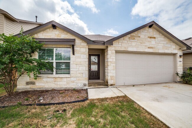 Building Photo - Welcome home to this 4/2/2 nestled in Whisper Falls