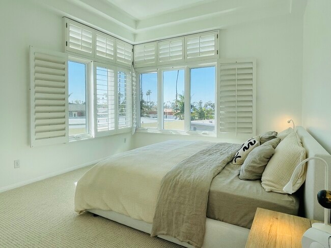Master Bedroom - 6620-6624 La Jolla Blvd