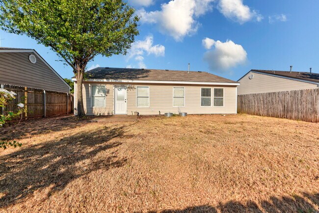 Building Photo - 1225 Briar Patch Way
