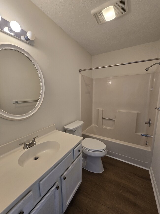 Building Photo - 118 Chaucer Ct