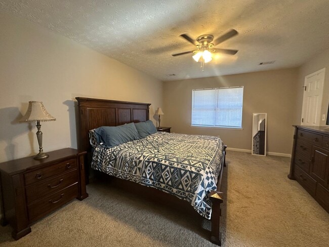 Building Photo - 3 Bedrooms 2 baths in McDonough
