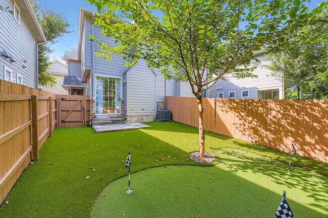 Building Photo - 8518 Cahill Dr