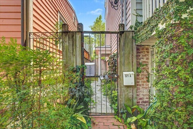 Building Photo - 521 E Harris St