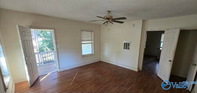 Building Photo - 3505 Bradley St SW