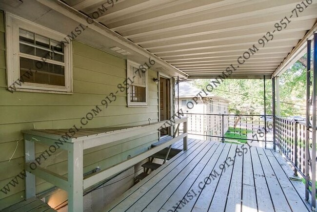 Building Photo - Close to downtown OP!!! Includes Water, El...