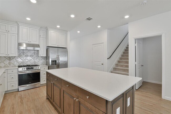 Building Photo - 4261 Waterlily Spg Wy