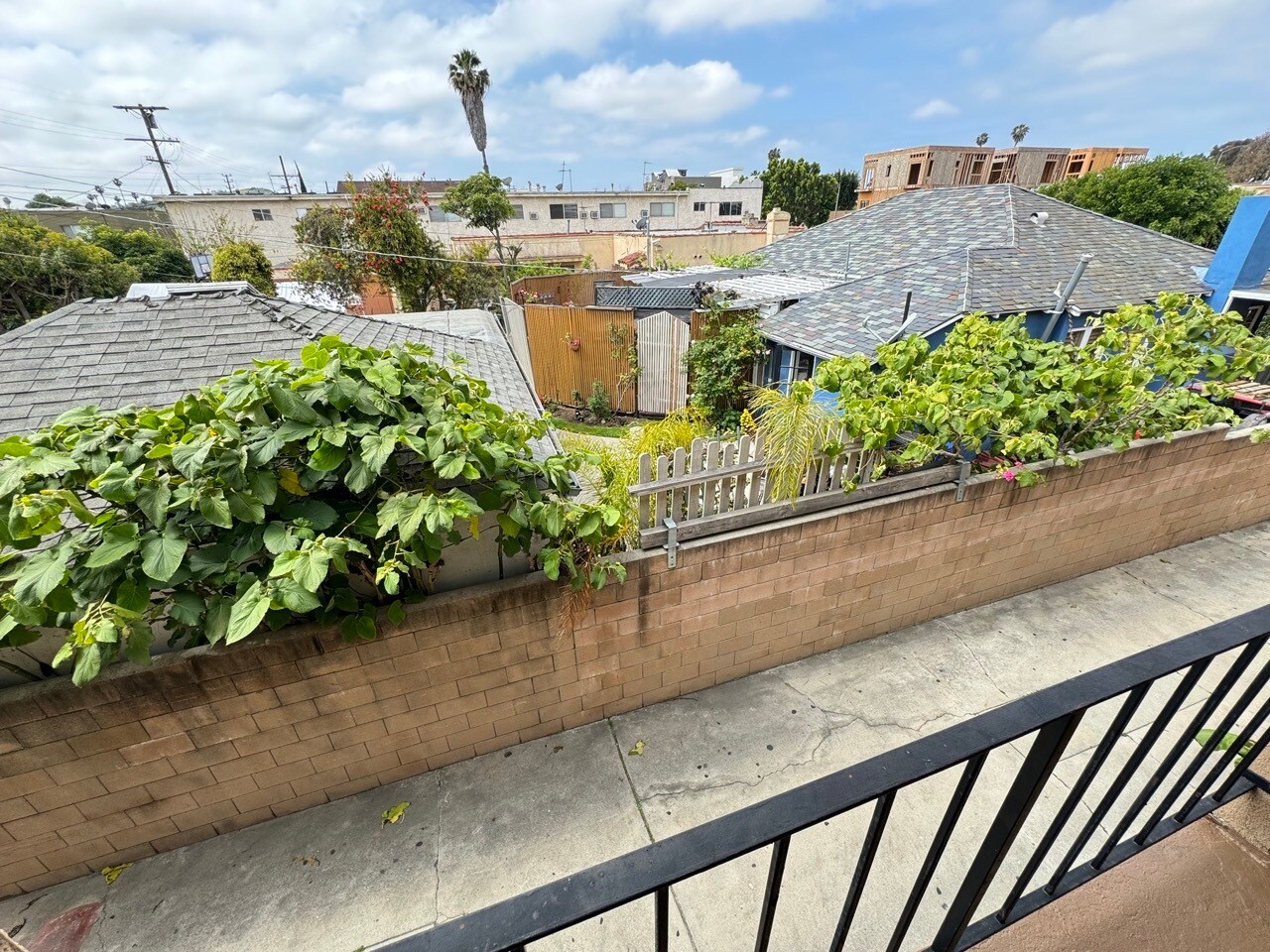 Building Photo - 2614 S Garth Ave