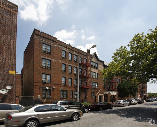 Primary Photo - 459 E 92nd St