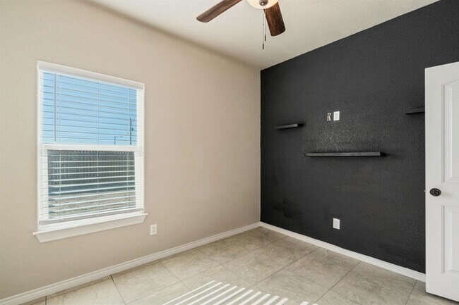 Building Photo - 122 Little Bighorn Trl