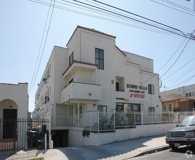 Building Photo - Burns Villa