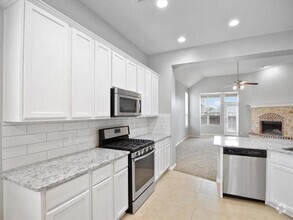 Building Photo - 922 Honeywell Dr