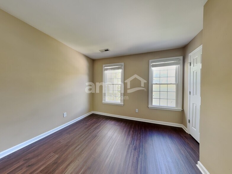 Building Photo - 4909 Heritage Woods Ct