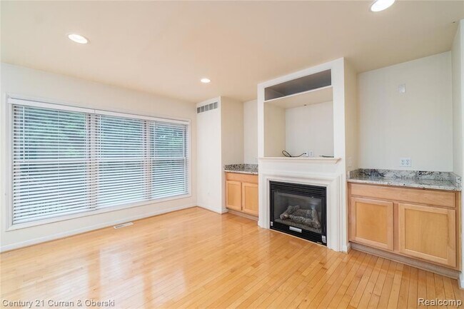 Building Photo - 50529 Beechwood Ct
