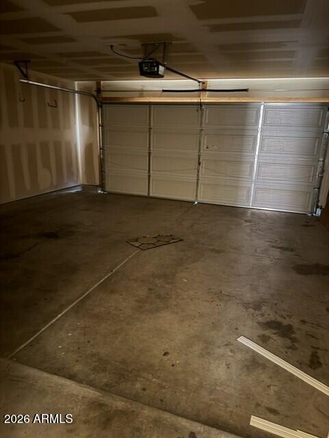Building Photo - 887 W Desert Hills Dr