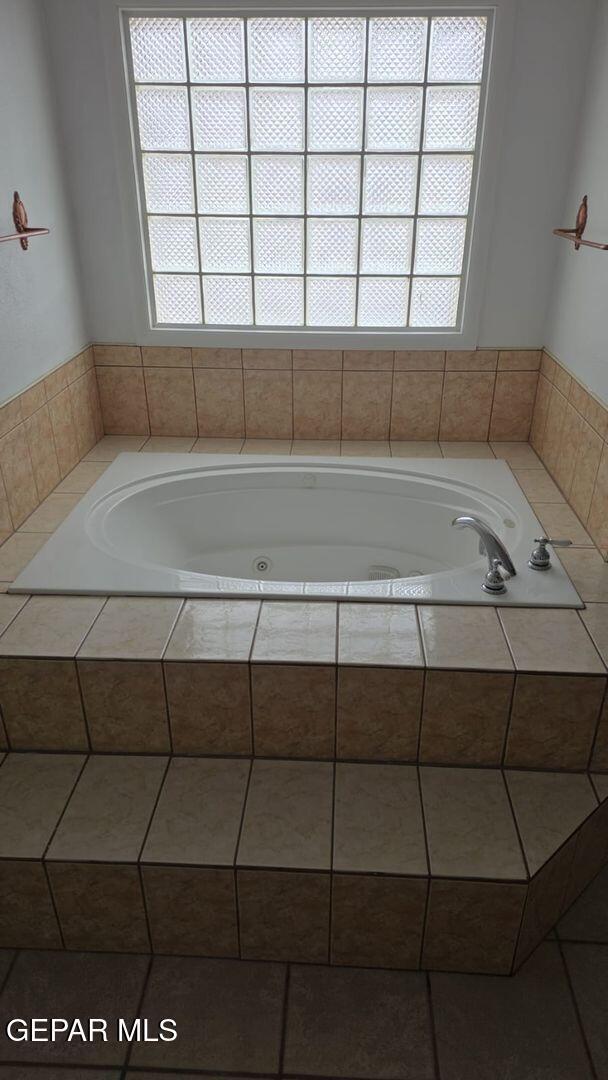 Building Photo - 316 S 6th St