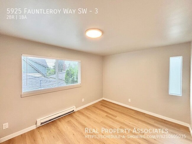 Building Photo - 5925 Fauntleroy Wy SW