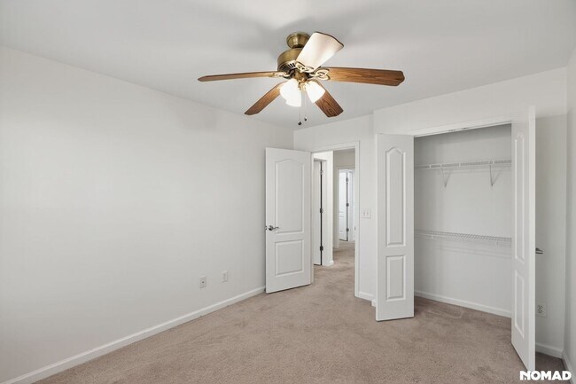 Building Photo - 235 River Green Ave