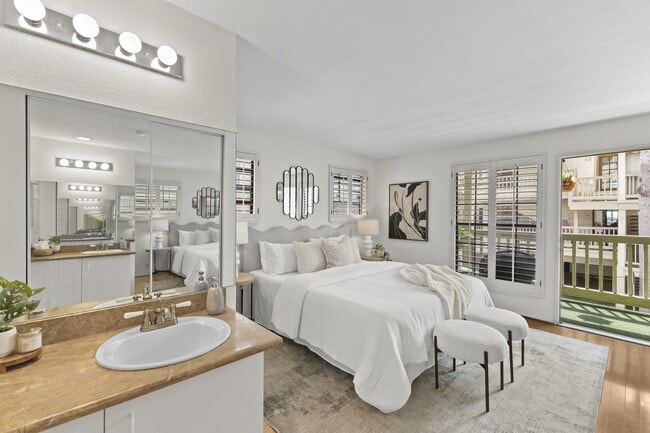 Building Photo - 3975 Hortensia St