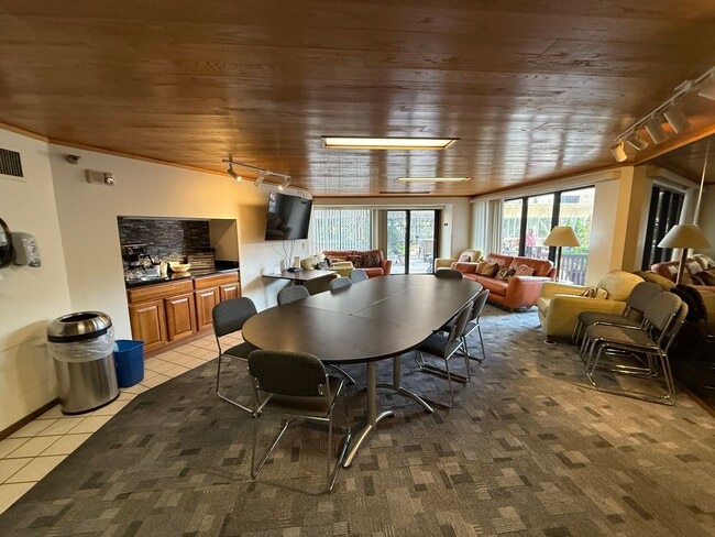 Building Photo - Modern 1 Bedroom Apartment With Stunning C...