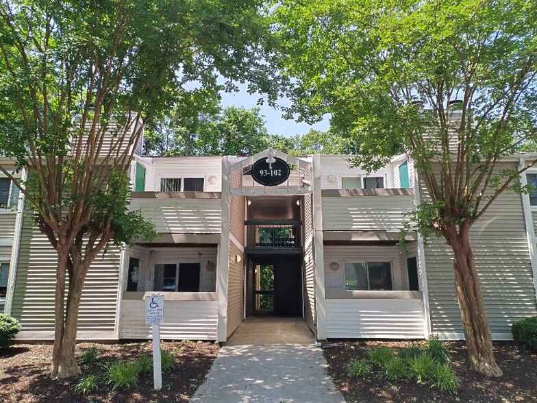 Building Photo - 600 Reusens Rd