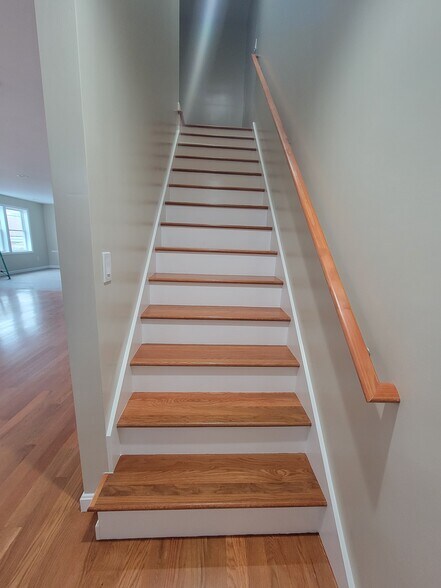 Building Photo - 33 Hamilton St