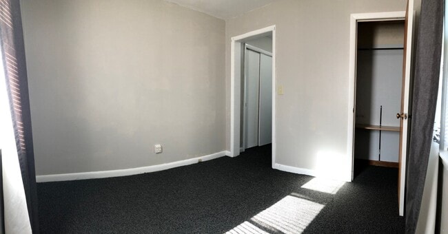 Building Photo - 1-Bed House in Reinbeck