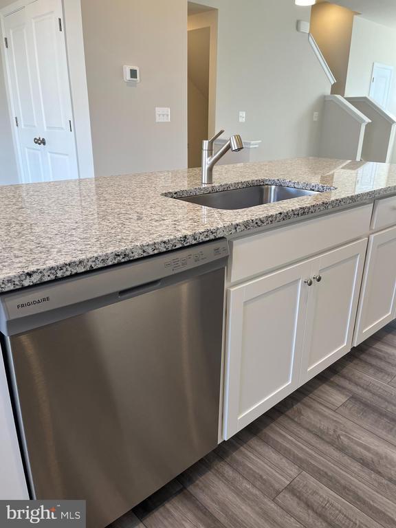 Building Photo - 121 Canning Rd